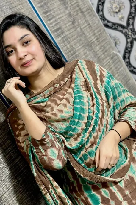 Kiritika College Girl Photo 1 of 3